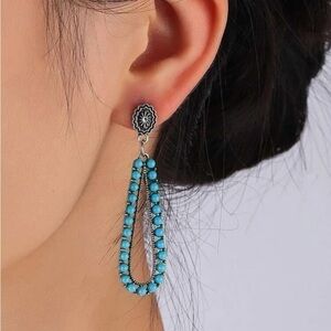 EMERY ROSE bread decor hollow earrings